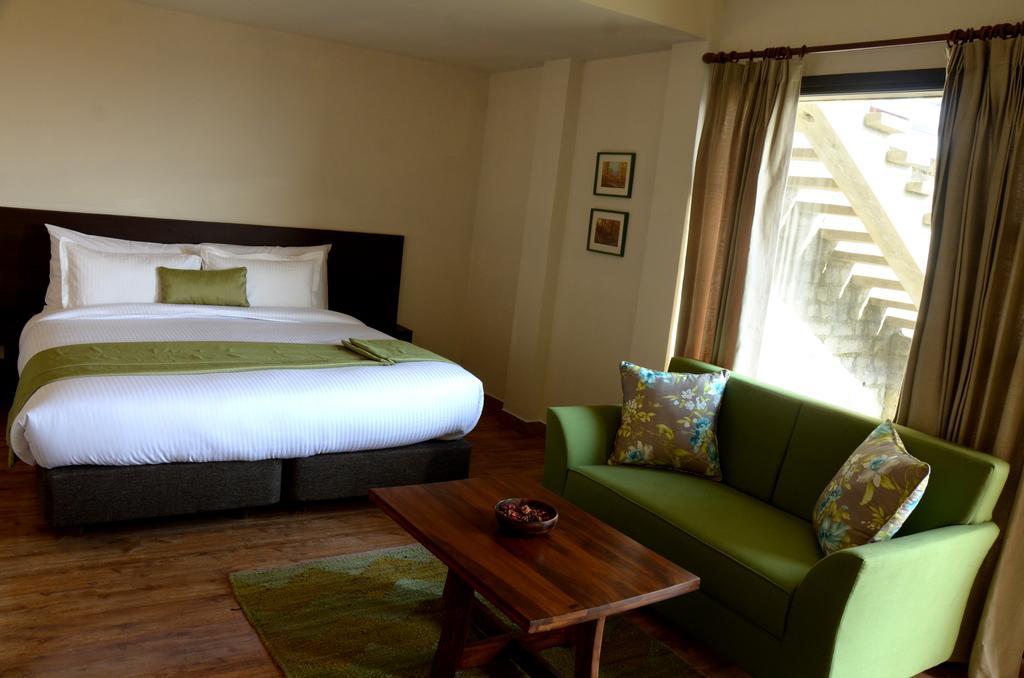 Woodsmoke Retreat Hotell Shimla Rum bild
